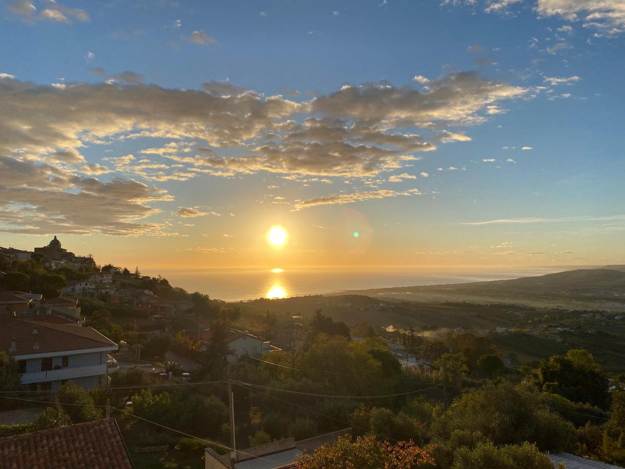 Seta Luxury Apartment Roseto Degli Abruzzi Bagian luar foto